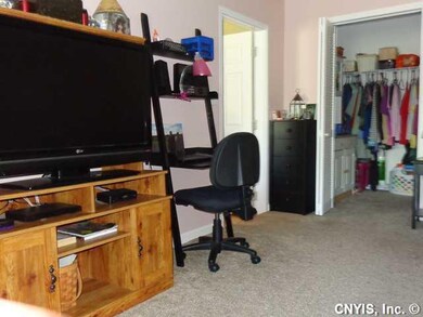 Bonus room Huge walk in closet