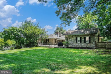 860 Thomas Rd, Lafayette Hill, PA 19444 - photo 2