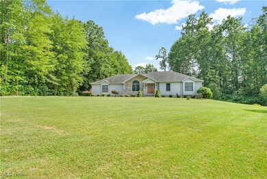 5537 Walnut Grove Cir, Struthers, OH 44471 - photo 2