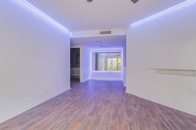 2829 Timmons Ln unit 167, Houston, TX 77027 - photo 6