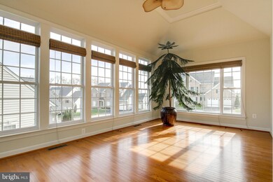 3313 Dondis Creek Dr, Triangle, VA 22172 - photo 5