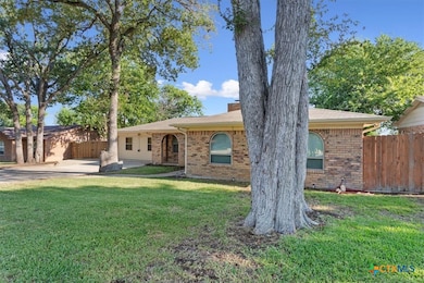 423 Carothers St, Copperas Cove, TX 76522 - photo 2