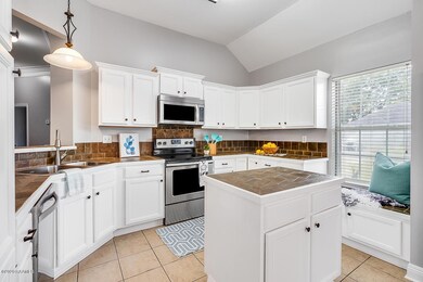 305 Pear Tree Cir-6