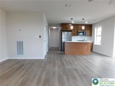 1513 Maple St unit 201, Bethlehem, PA 18017 - photo 2