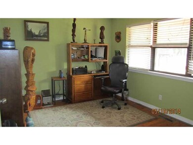 Studio/Study/Office.