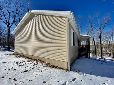 136 E Shore Dr, Hawley, PA 18428 - photo 3