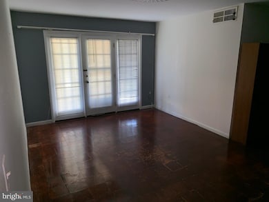 9463 Fairfax Blvd unit 103, Fairfax, VA 22031 - photo 2