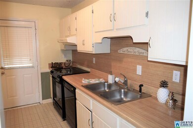 1824 Lyle Cir, Birmingham, AL 35235 - photo 5