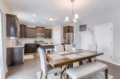 1425 SW Fairfax Rd, Lee's Summit, MO 64083 - photo 2