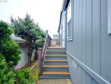 1036 SW Clawson Cir, Troutdale, OR 97060 - photo 3