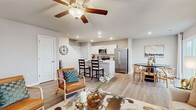 9436 Lovegrass Dr SW, Cedar Rapids, IA 52404 - photo 3