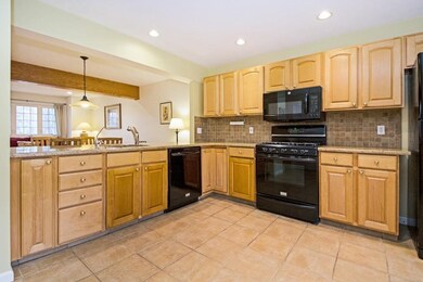 10 Lilac Ct, Hopkinton, MA 01748 - photo 3