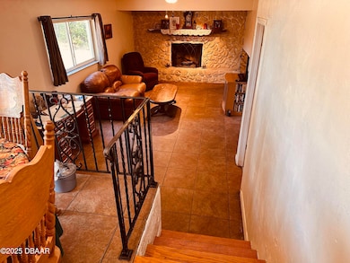 1649 E Shangri-La Dr, Daytona Beach, FL 32119 - photo 7