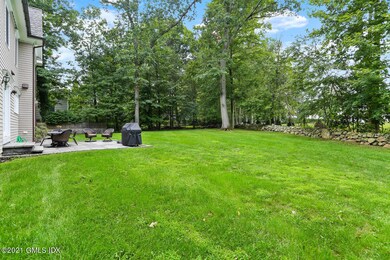 Huge Level Yard/ Pool Site