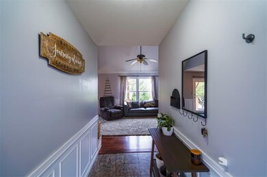 3208 Victoria Ave, Columbus, IN 47203 - photo 2