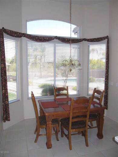 Informal dining area 1