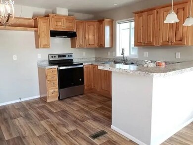 515 SE Sheridan Rd, Sheridan, OR 97378 - photo 4