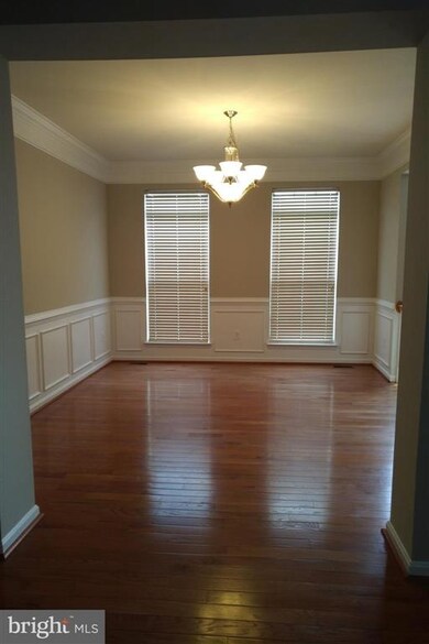 6042 Joseph Scott Dr, Elkridge, MD 21075 - photo 4