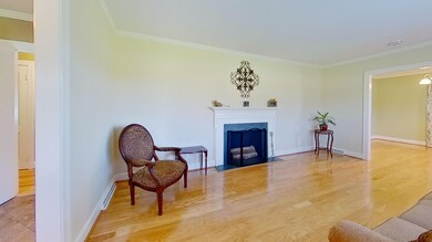 7300-US-258-Living-Room(2)