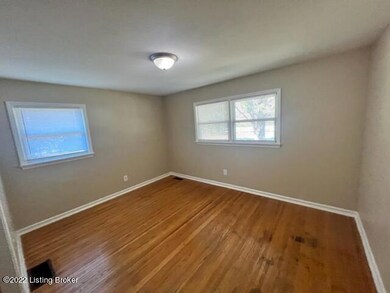 6204 E Manslick Rd, Louisville, KY 40219 - photo 7