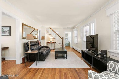 18 Suburban Ave Cos Cob CT-small-006-021