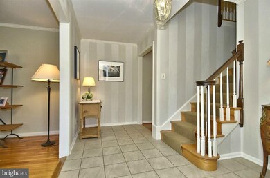 8016 Horseshoe Ln, Potomac, MD 20854 - photo 4