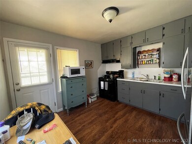 1102 S 8th St, McAlester, OK 74501 - photo 2