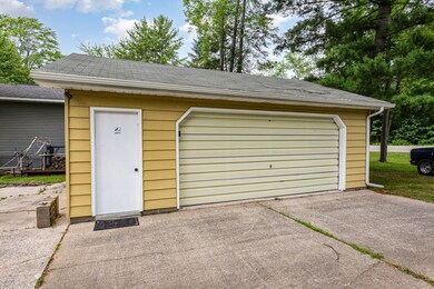 6789 E Houghton Lake Dr, Houghton Lake, MI 48629 - photo 4