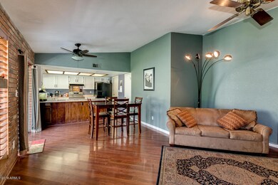 07-Family room 2
