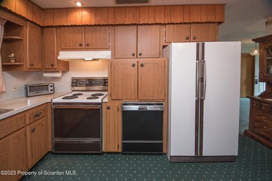 800 Hollenback St, Moosic, PA 18507 - photo 5