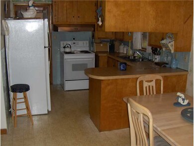 1872 New London Turnpike, West Warwick, RI 02893 - photo 3