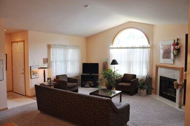 853 Havenshire Rd, Naperville, IL 60565 - photo 6