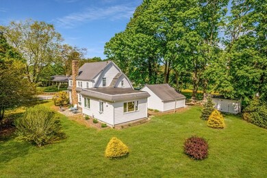 17 Rockland St, South Dartmouth, MA 02748 - photo 2