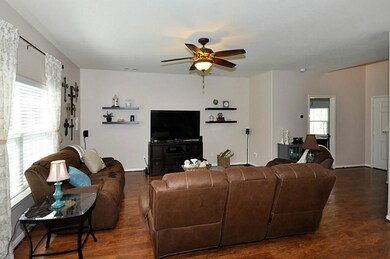 11806 Belle Ct, Pinehurst, TX 77362 - photo 6