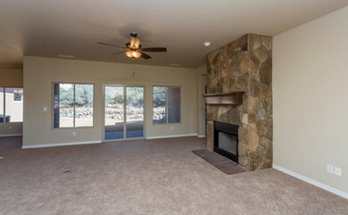 006_Living Room