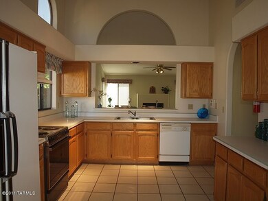 Tiled Kit. w/Oak Cabs, Lots Counterspace