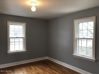 215 Exchange St, Marshall, MI 49068 - photo 7