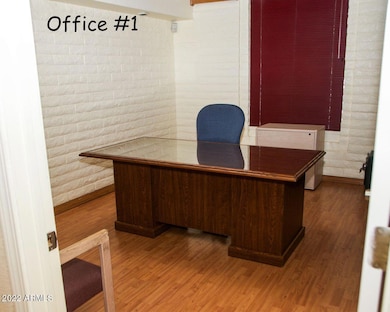 Uni. G Office 1