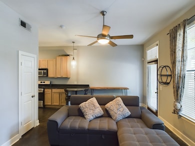 1602 Elgin St unit 3, Houston, TX 77004 - photo 3