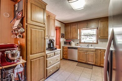 2013 Sunny Ln, Asheboro, NC 27205 - photo 7