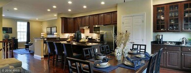 917 Magnolia Blossom Ct, Sykesville, MD 21784 - photo 2