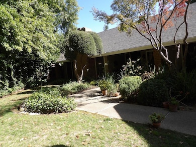 316 E Lester Ave, Fresno, CA 93720 - photo 2