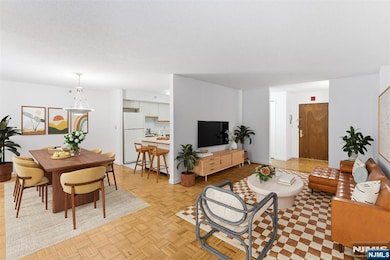 World Plaza North unit 3C, Hackensack, NJ 07601 - photo 6