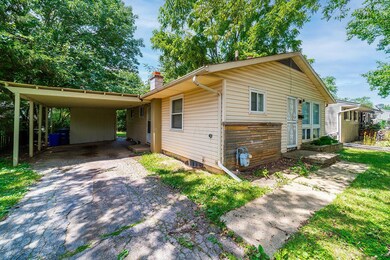 939 Bryon Ave-3