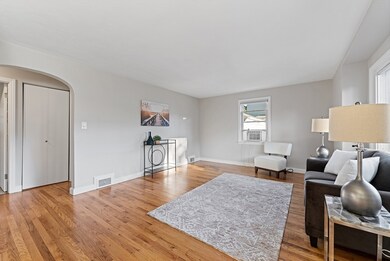 69 Wheeler Ave, Springfield, MA 01118 - photo 4