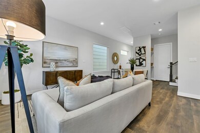 5738 White Magnolia St, Houston, TX 77091 - photo 2