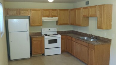 325 S Pioneer unit 325L, Mesa, AZ 85204 - photo 2