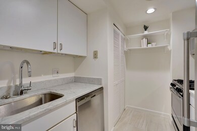 1807 California St NW unit T5, Washington, DC 20009 - photo 6