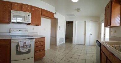 Kitchen with Eat In area