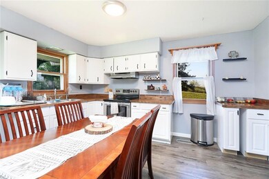 626 S 44th Ave W, Newton, IA 50208 - photo 3